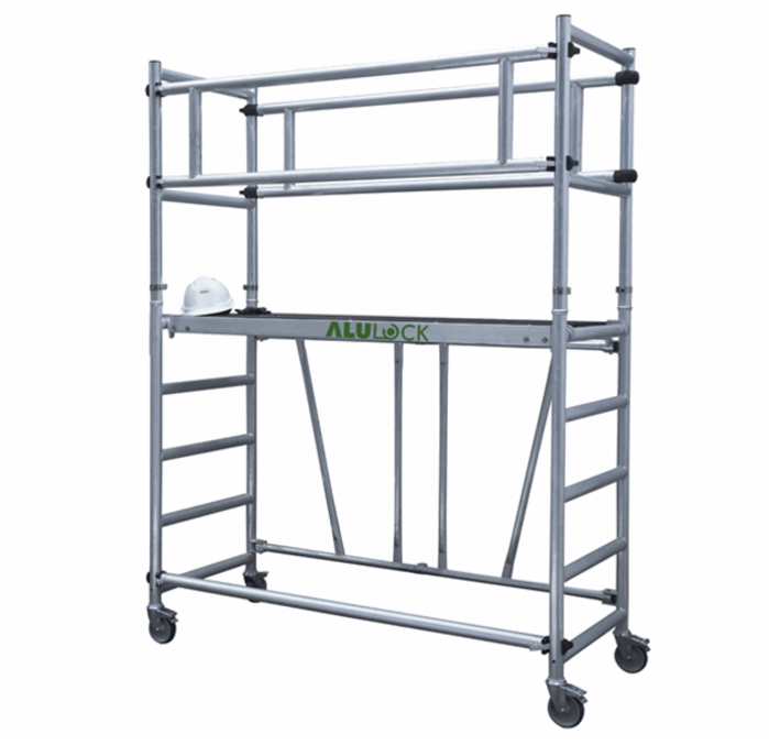 Foldestillads arbejdshøjde: 4 m m.gelænder